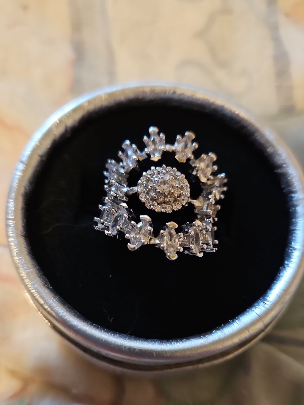 BRAND NEW ** Silver-Tone Crystal Cluster Women's Ring - Sparkling White